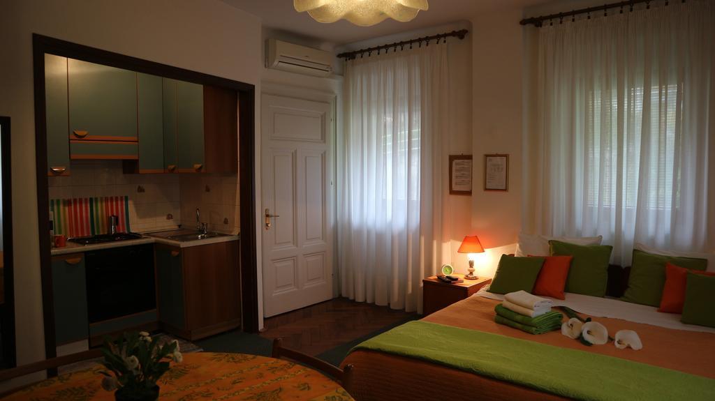 Ines Komel Apartment