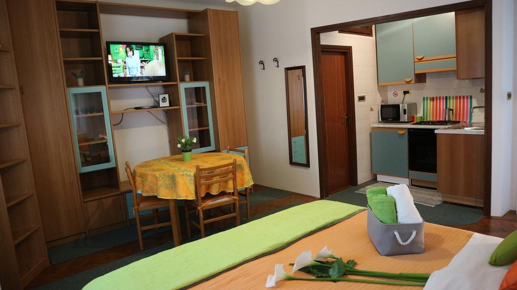 Ines Komel Apartment *